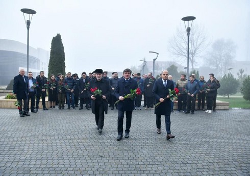 “Vüqar Həşimov Memorialı-2023”ün iştirakçıları Heydər Əliyevin abidəsini ziyarət ediblər