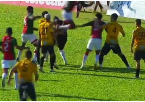 Yubiley oyununda futbolçular arasında kütləvi dava olub